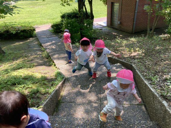 階段いっちに！いっちに！