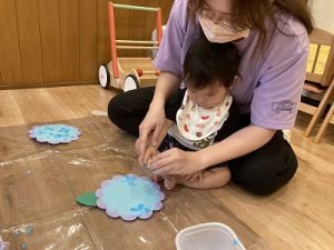 あの子は何をしてるのかな？
