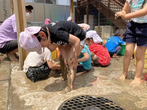 【おれんじ組】泥って気持ちいい✨