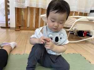 シール貼り