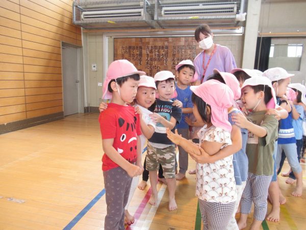 【幼児クラス】10月きらきらで～「小学校体育館へ！」