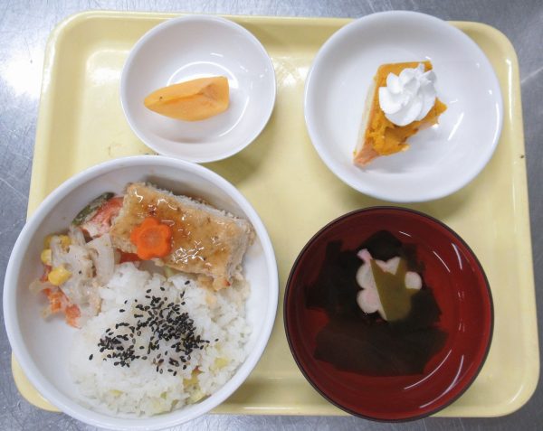 【給食】ふんわりつくねのあんかけ