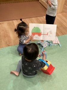 まねっこで遊んでいるよ！