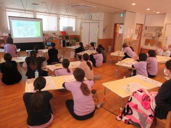 【職員会議・研修】学園の保育園全園で学び合い！