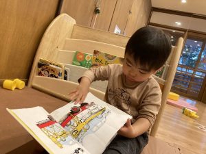 ショベルカーを見つけたよ！