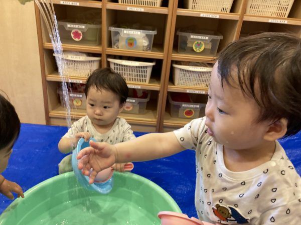 【あお組】室内あそびにて…「楽しいね！」