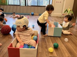 狭い所大好き