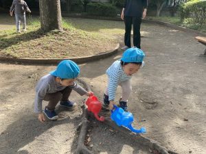 戸外遊び楽しいね！