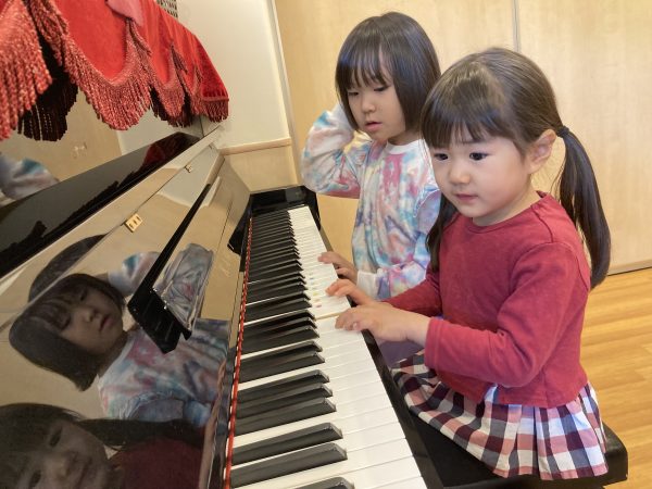 お兄さんお姉さんと遊んだよ♪