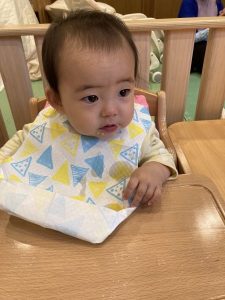 おいしいごはんをモグモグ！