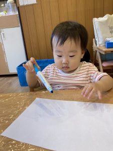 お絵描き楽しいな♪