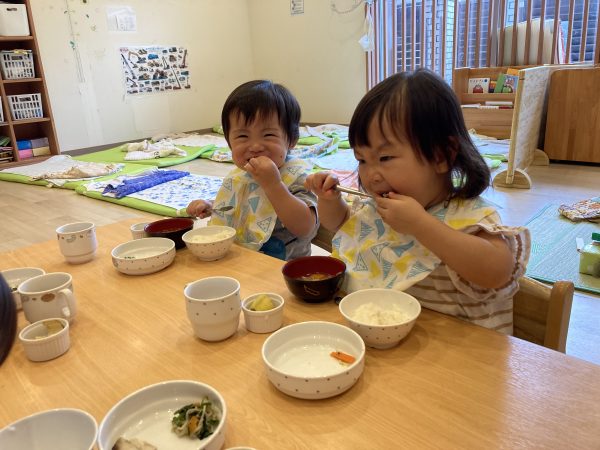 【1歳児】食事の様子
