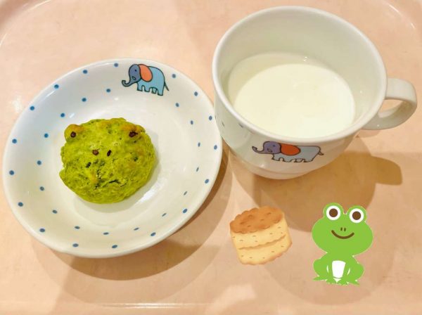 【給食】かえるスコーン
