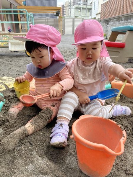 【1歳児】園庭遊び