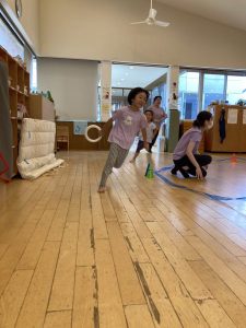 力を合わせてアイスを運ぼう！