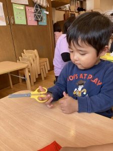 はさみに挑戦！