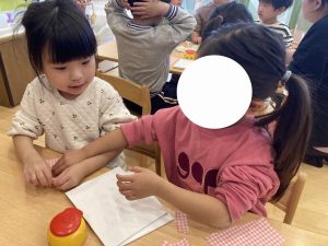 ばら組さんへのプレゼントづくり♩