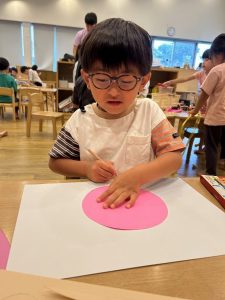 なぞって切って…