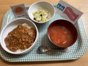 【おはなし給食】～きょうれつのできるすうぷやさん～