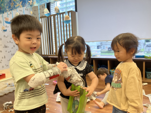 新聞紙あそび