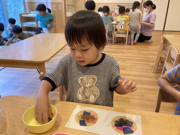 何色めがね？？