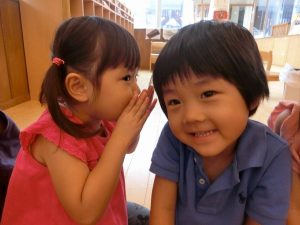 伝言ゲーム 風船遊び 東京都23区の認可保育園 にじのいるか保育園