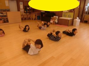 パラバルーン遊び 東京都23区の認可保育園 にじのいるか保育園