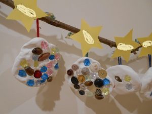 １歳児 １２月の製作 東京都23区の認可保育園 にじのいるか保育園