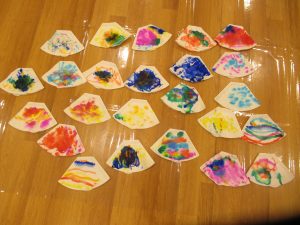 にじみ絵製作をしました 東京都23区の認可保育園 にじのいるか保育園 にじみ絵製作をしました 東京都23区の認可保育園 にじのいるか保育園