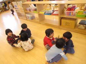 ゲーム遊び 春がきたよ 東京都23区の認可保育園 にじのいるか保育園