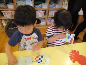 わかばぐみ お魚釣りゲーム 東京都23区の認可保育園 にじのいるか保育園